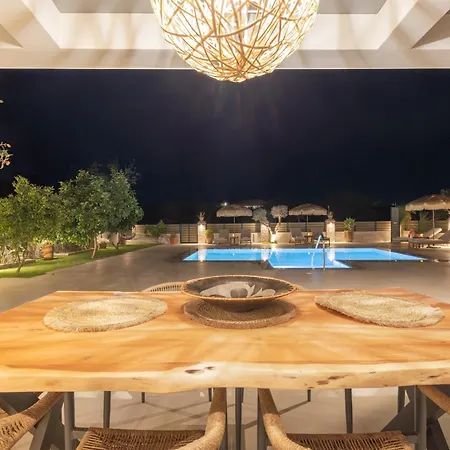 Porta Luxury Residence, By Tk Management *