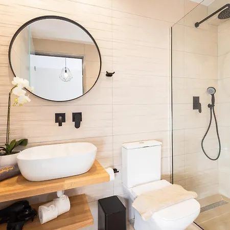 Holiday home Porta Luxury Residence, By Tk Management Laganas