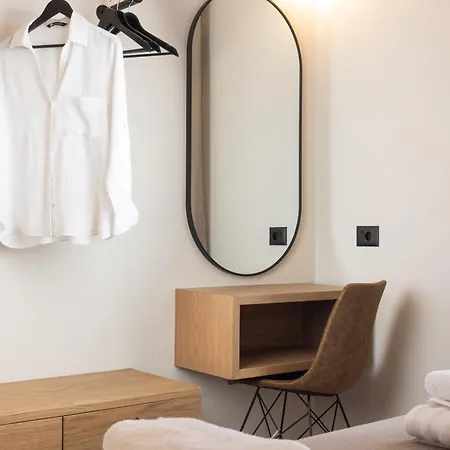 Porta Luxury Residence, By Tk Management Laganas